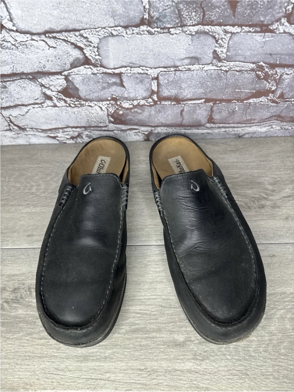 Olukai Kono Black Leather Slip On Logo Casual Beach Shoes Men Sz 11.5M US/44.5EU